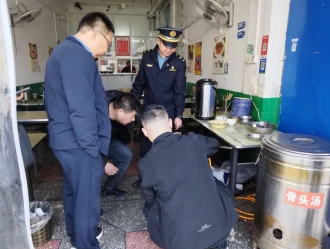 南阳市燃气专班督查燃气行业重点工作(图2)